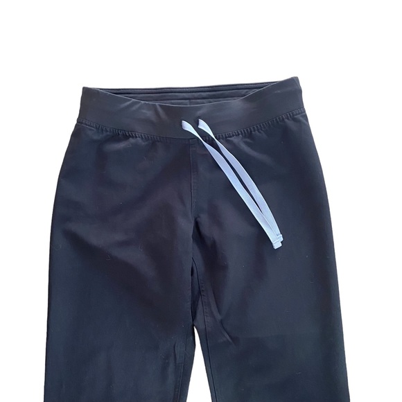 Figs Livingston Basic Scrub Pants Black XS Petite Length - Picture 8 of 10